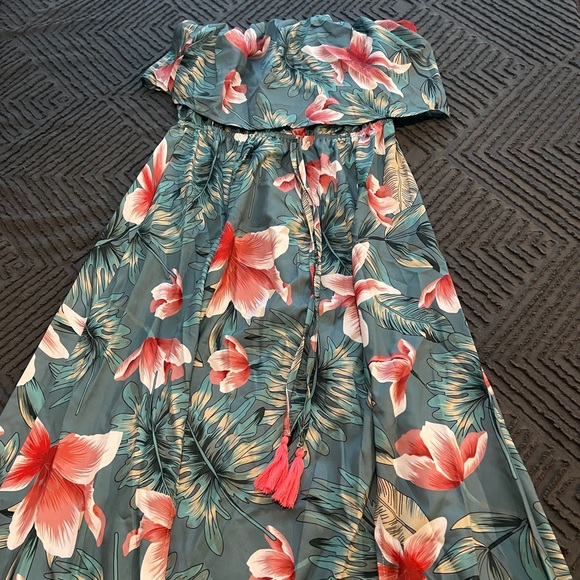NWOT—Strapless Maxi Floral Flowy Dress - Picture 3 of 11